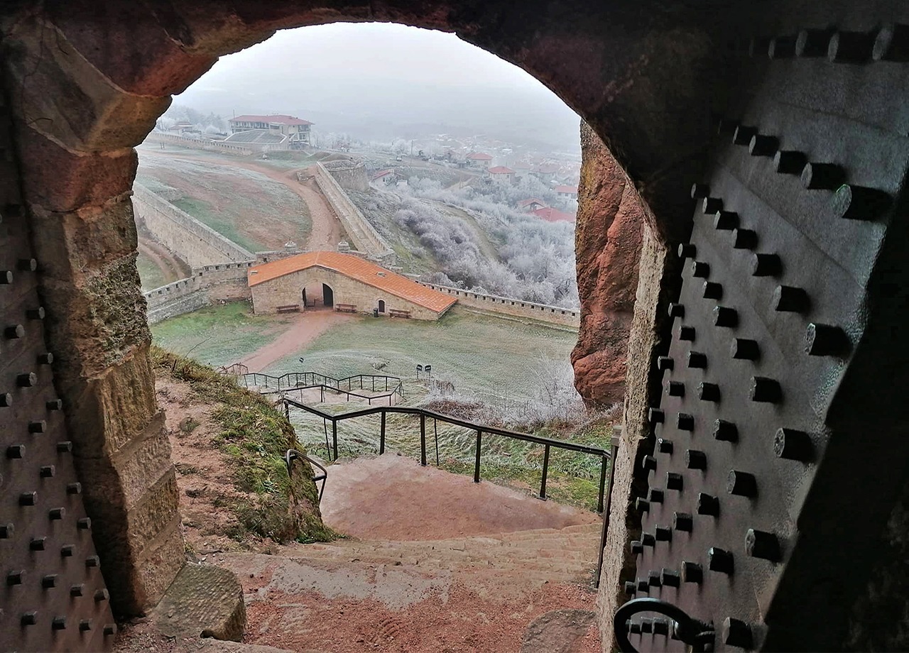 'Belogradcik în iarna anului 1878: capitularea garnizoanei otomane și rolul Armatei Române' de Dr I. F. Gheorghiev